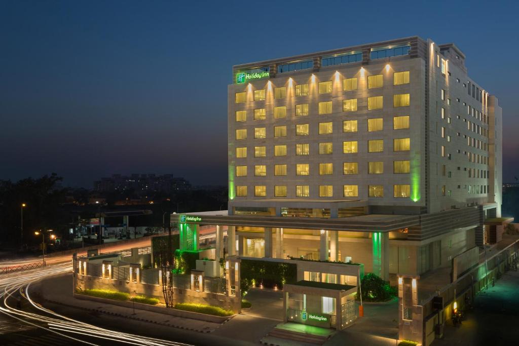 Holiday Inn Jaipur Wedding Cost